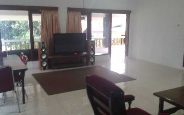 Puncak Camp Hills