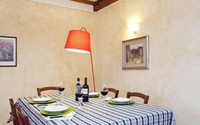Spacious Cottage in Lucignano with Garden