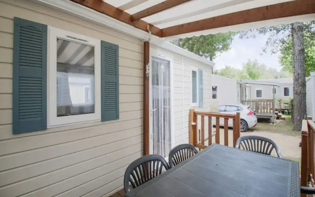 Swanky Mobile Home in Saint Jean de Monts Near Seabeach