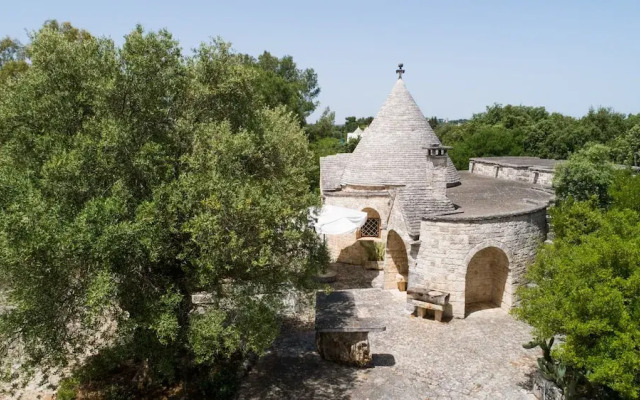 Trullo Bosco Selva Fasano by Typney