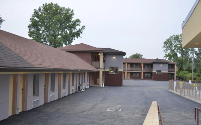 AArya Hotel By Niagara Fashion Outlets