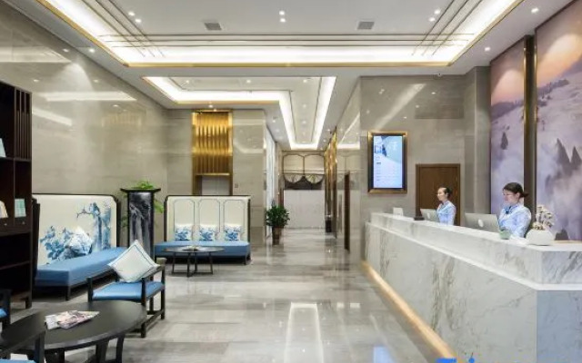 TILL BRIGHT Hotel (Shaoyang High-speed Railway Station)