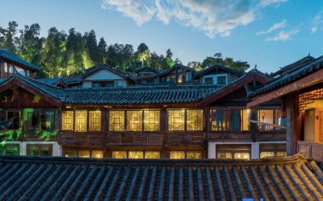 Lijiang Courtyard & Sunlight Ya Yuan Hotel