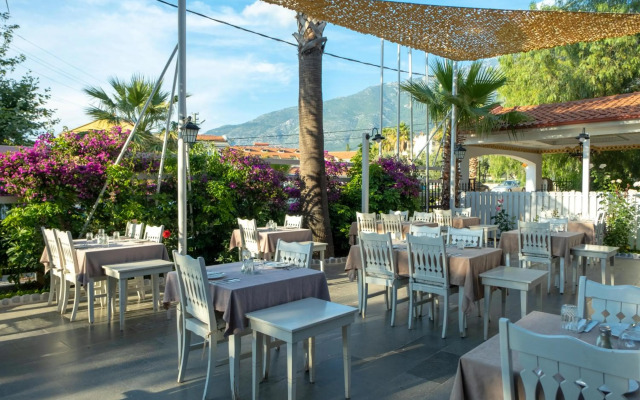 Sea Breeze Hotel & Apartments