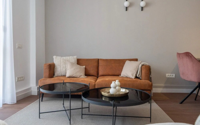 Spacious 3BR by Cismigiu Gardens