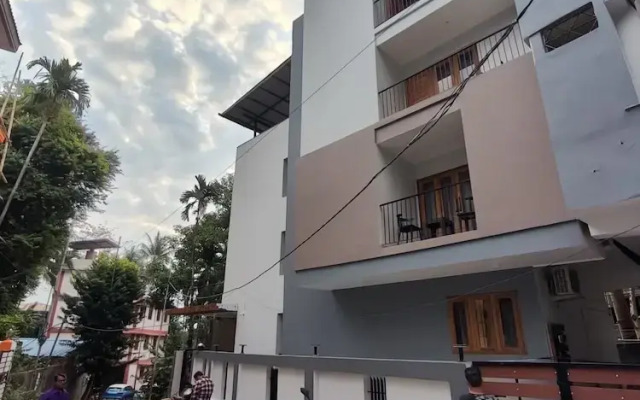Sakthi Holiday's Inn