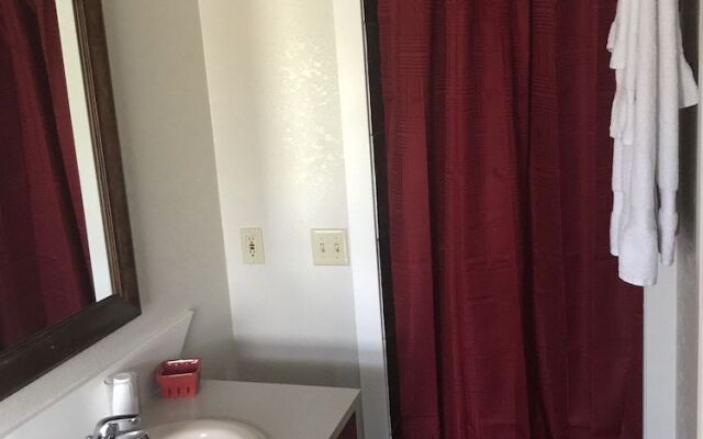 White House Inn on the Waterfront