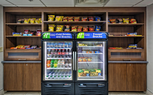 Holiday Inn Express & Suites Crossville by IHG