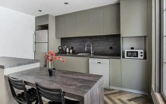 Spacious Modern Flat With Balcony 5 min to Taksim
