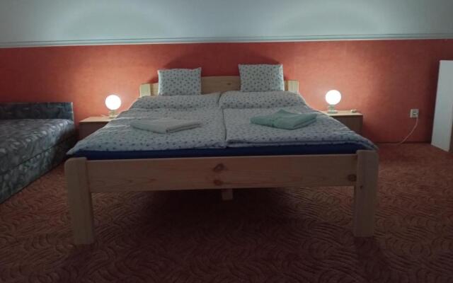 Holiday Apartmanház