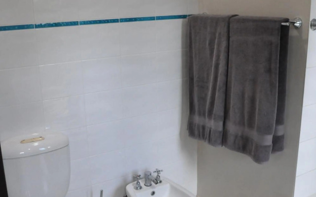 Stunning Magnetic Island Home,Private, Large Pool,Adults Only