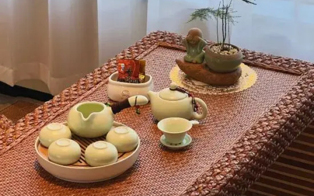 Qiling Ln Dongfang Hotel