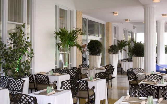 Hotel Breakwater South Beach