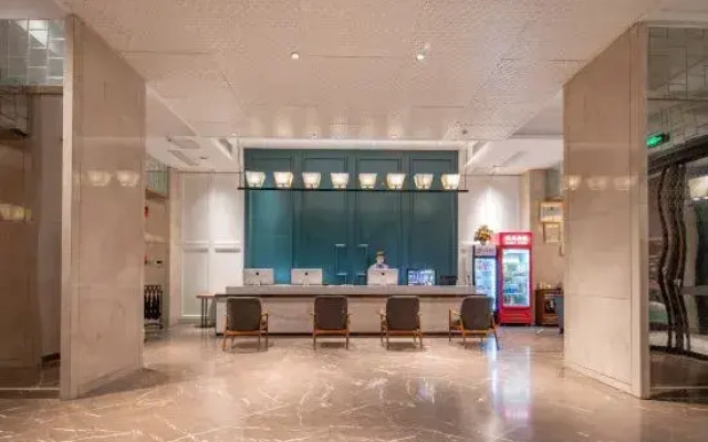 World Hotel (Jinan Hexie Square Qilu Children's Hospital)