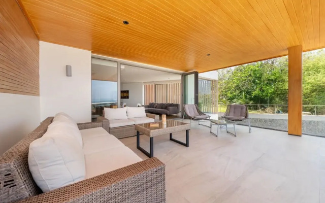 Luxury 2BR Apartment in Bluepoint 82