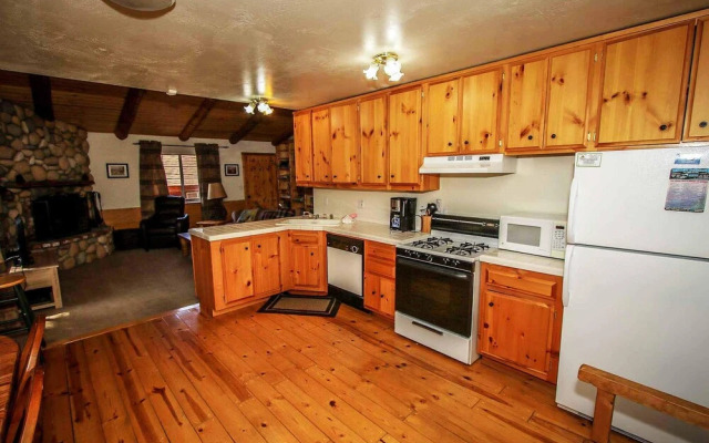 Forest Treehouse 1473 by RedAwning