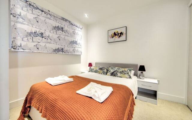 Fountain Bridge apartment