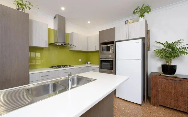 1 Kestrel Place