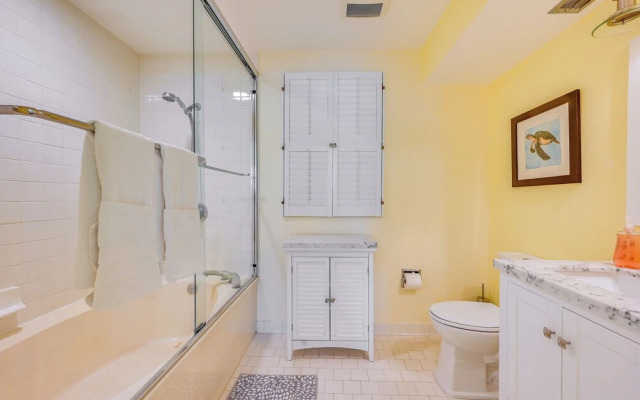 Lovely Naples Vacation Rental w/ Shared Pools!