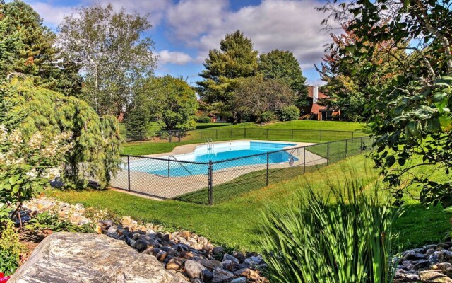 Stowe Vacation Rental w/ Deck & Mountain Views!