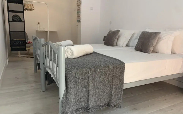 Santo Amaro Guest House