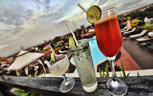 City River Hotel