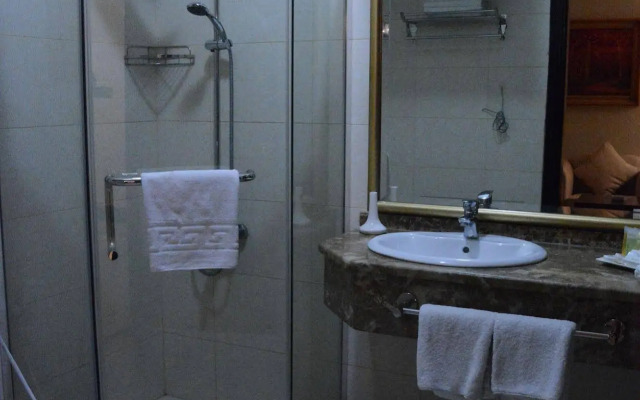 Sandy Le Oriental Hotel