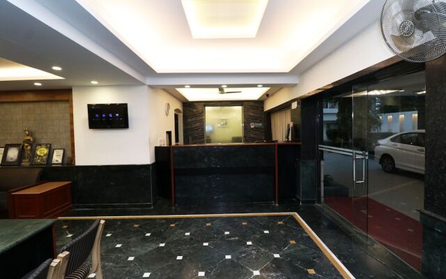 Capital O 1796 Grand Hotel