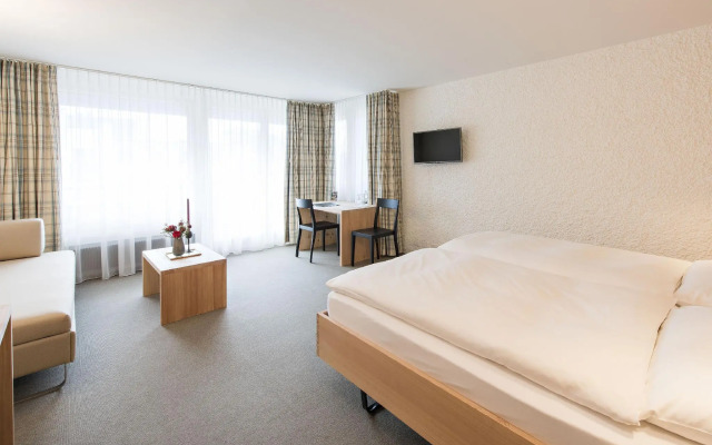 Отель Hauser Swiss Quality