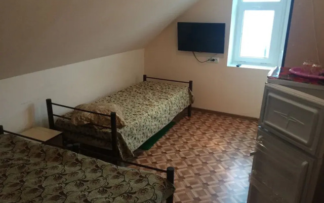 Lazur Guest House