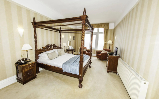 Whitsand Bay Hotel