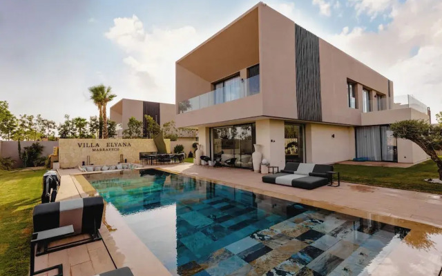 Marrakech Oasis Retreat - 5-bedroom Villa With Private Pool