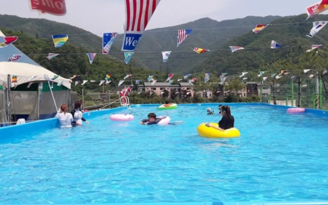 Gapyeong Sagyejeol Pension