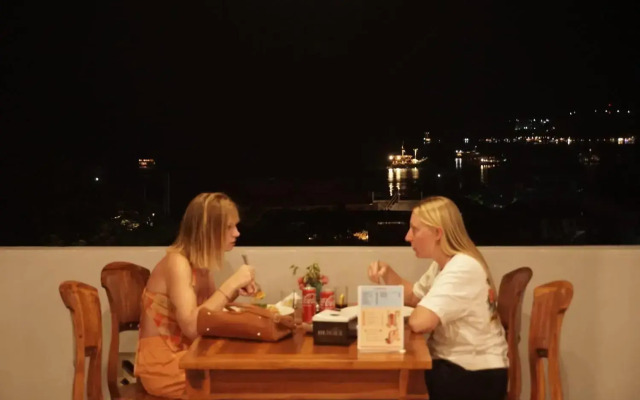 Komodo Lodge