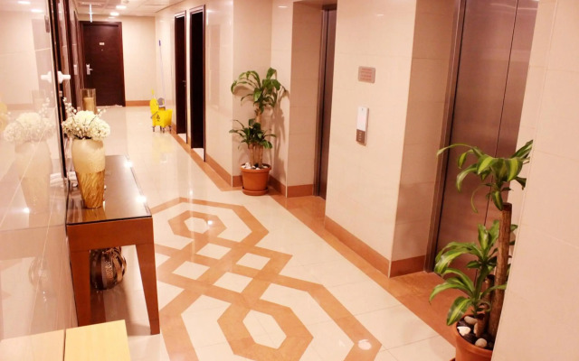 Montreal Naif Hotel