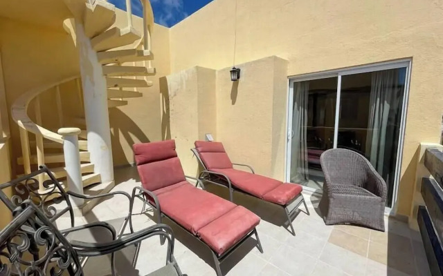 Gated 2BR Apartment Near Sandy Beach