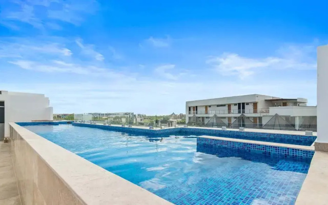 1 Br. LX Amenities Prime Location