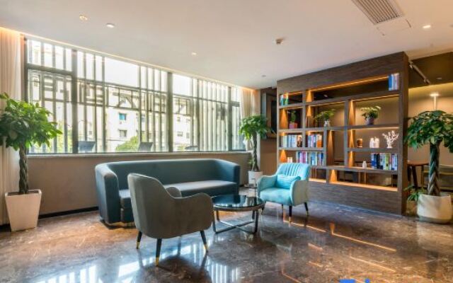 Pebble Hotel (Shanghai Jiading North Subway Station)