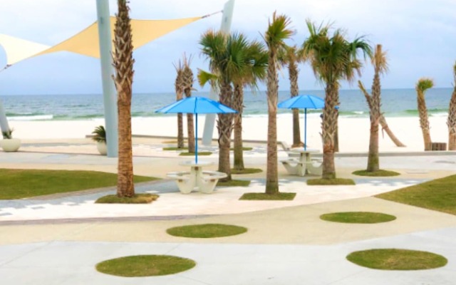 3br/2ba Full Condo w/ Pool & Gym, Sleeps 7