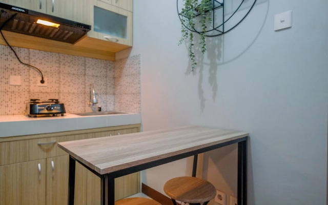 Comfort 1Br At Royal Heights Apartment