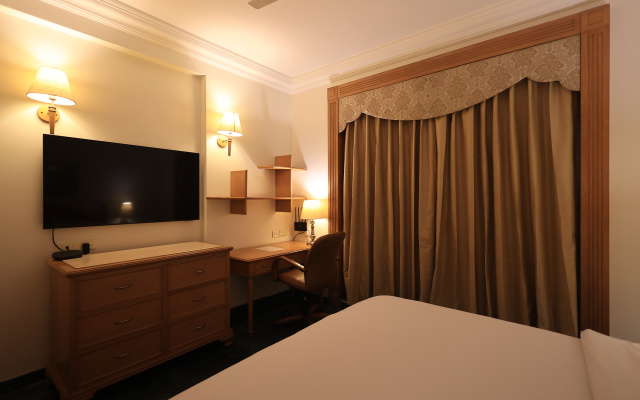 Savoy Suites Noida