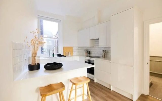The Hammersmith Escape - Alluring 5bdr Flat