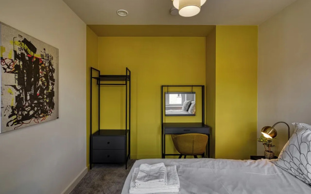 Renaissance House Apartments