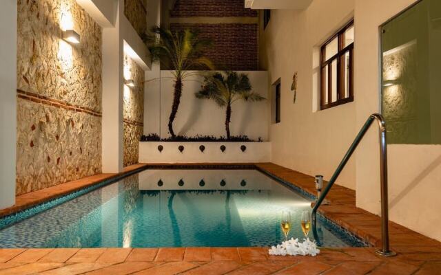 Amazing 6BR 2Pools - Sundeck & BBQ