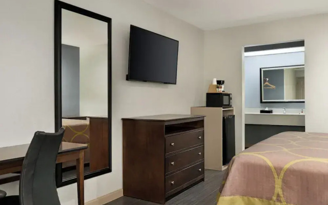 OYO Crystal Inn