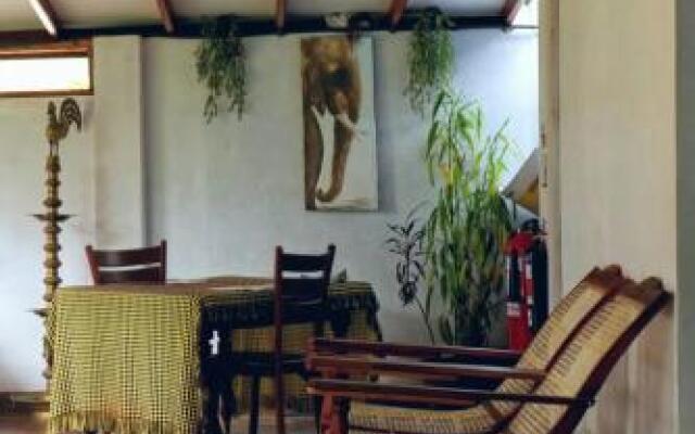 Ella Inn