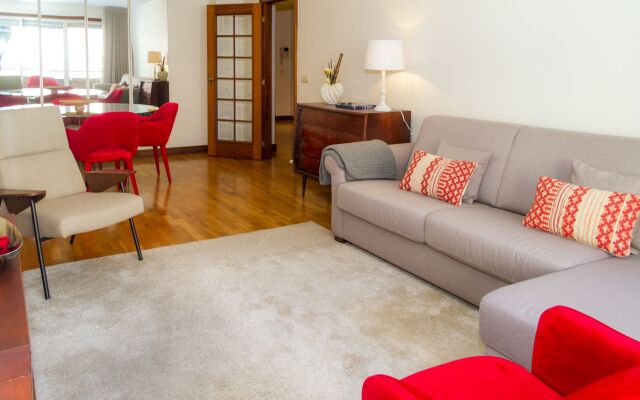 Liiiving in Matosinhos- Seaside Delight Apartment