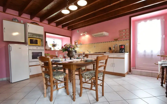 Cozy Holiday Home in Gourbesville France with Fireplace