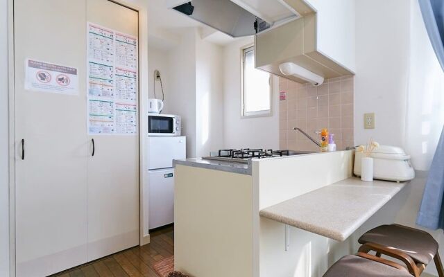 Keikyu Kamata Colorbee Hostel
