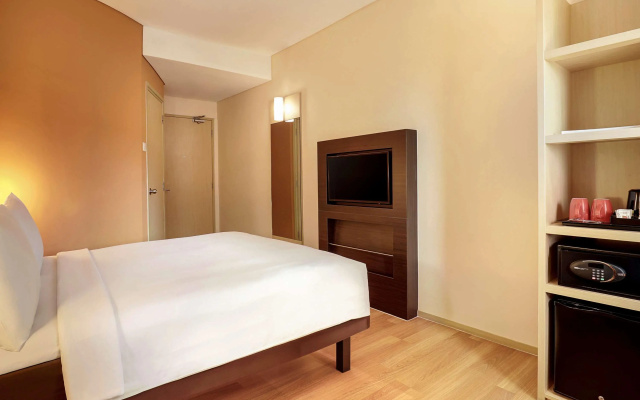 Ibis Jakarta Harmoni – Guest Rooms – Jakarta